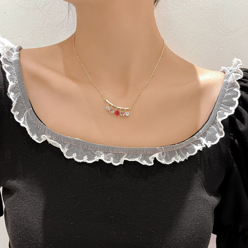 Temperament Gentle Goddess Fashion Smile Necklace