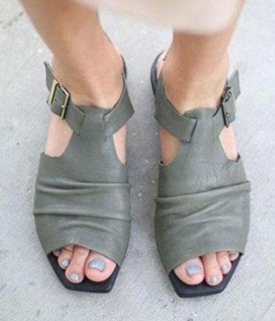 Hollow Roman sandals with a buckle