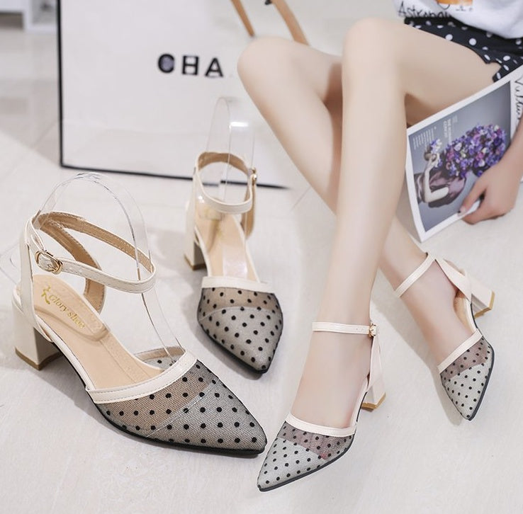 Spring and summer new wave point mesh lace point flat shoes women's wild comfortable word buckle with Baotou sandals