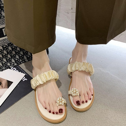 Flower pearl slippers