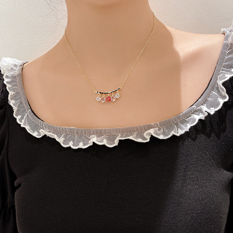 Temperament Gentle Goddess Fashion Smile Necklace