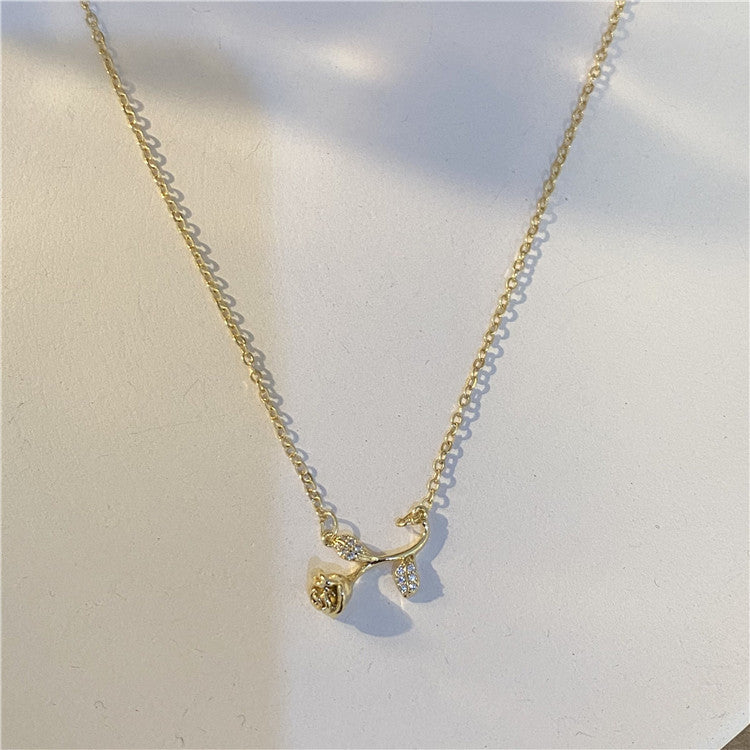 French Gentle Rose With Diamonds Retro Clavicle